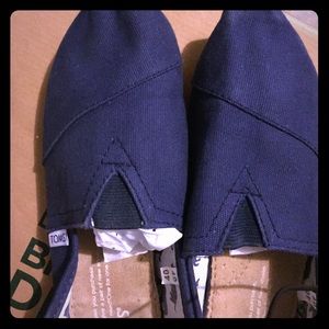 TOMS Size 40/ US 10